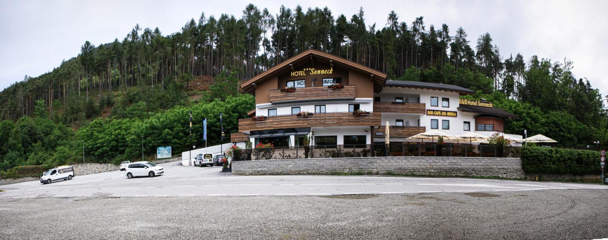 B&B Hotel Sonneck Natz-Schabs ภายนอก รูปภาพ